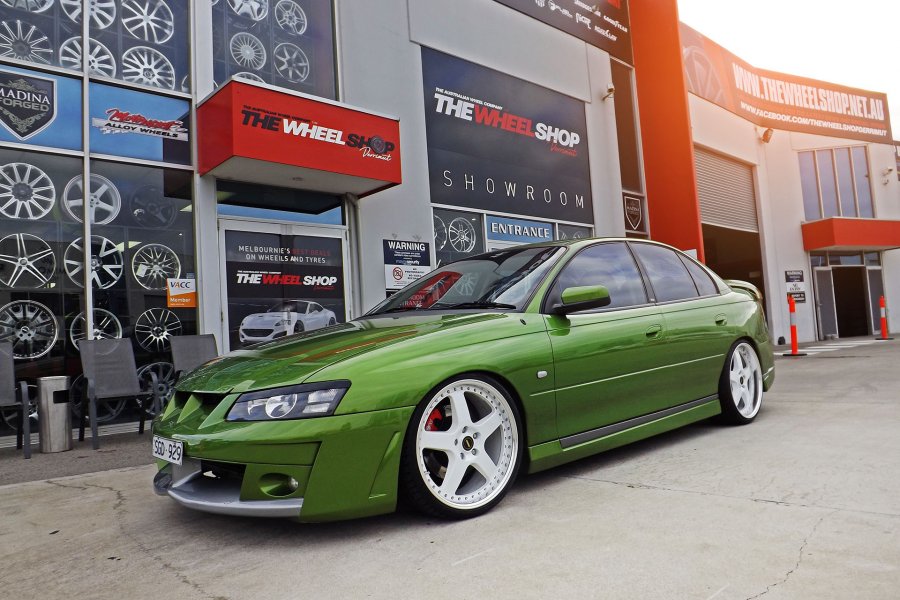 HSV VY WITH SIMMONS FR1 WHEELS  |  | HOLDEN